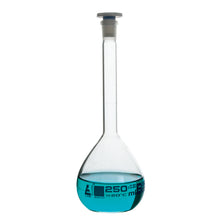 Cargar imagen en el visor de la galería, MATRAZ VOLUMÉTRICO (AFORADO) 250ML, CLASE B, TAPÓN DE POLIPROPILENO EISCO